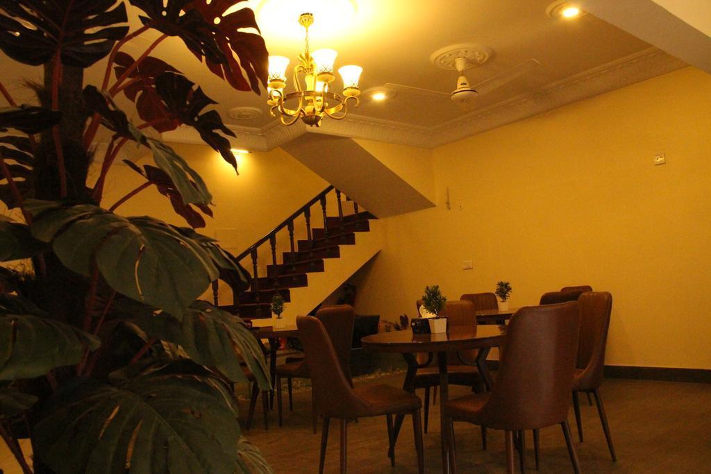 Luxury Inn Karachi Extérieur photo
