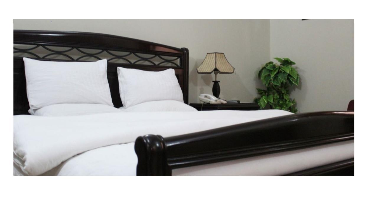 Luxury Inn Karachi Extérieur photo