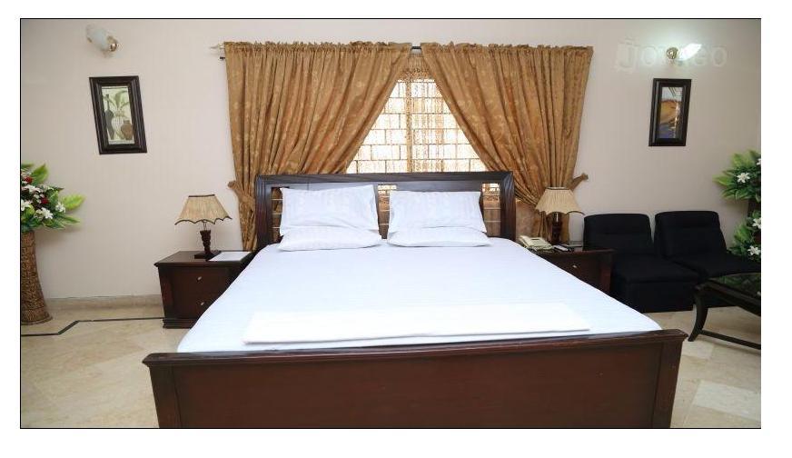 Luxury Inn Karachi Extérieur photo