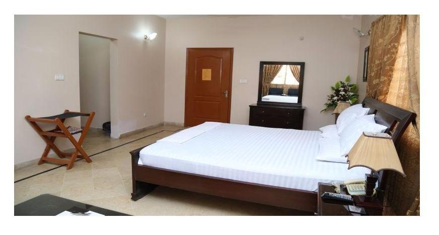 Luxury Inn Karachi Extérieur photo