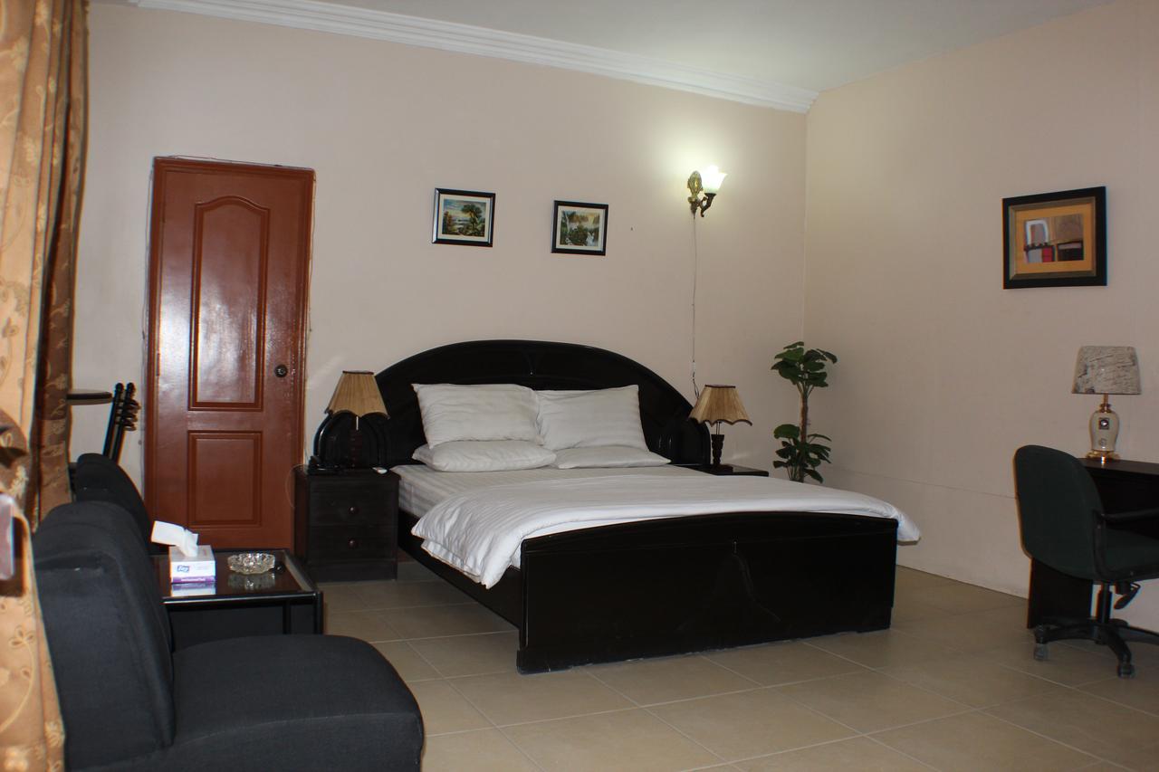Luxury Inn Karachi Extérieur photo