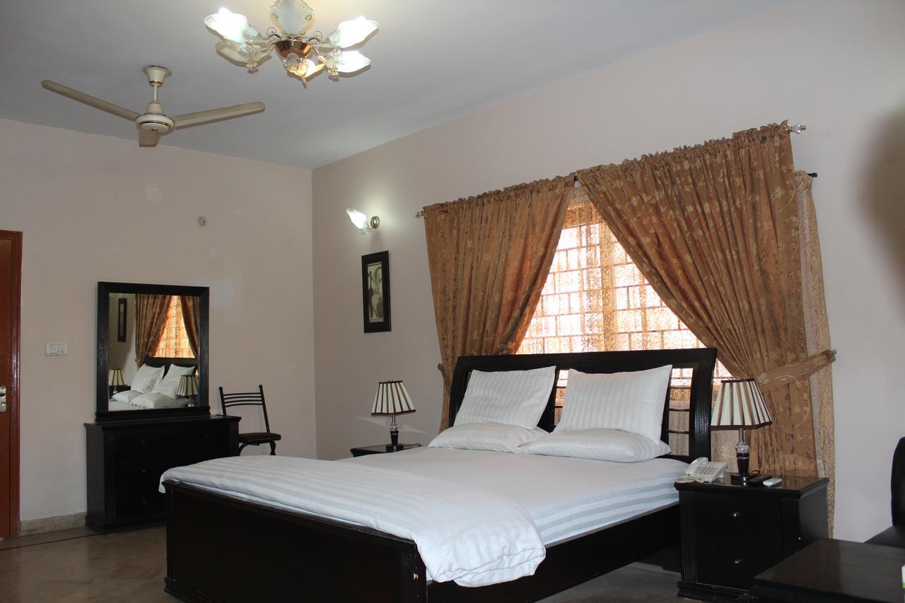 Luxury Inn Karachi Extérieur photo
