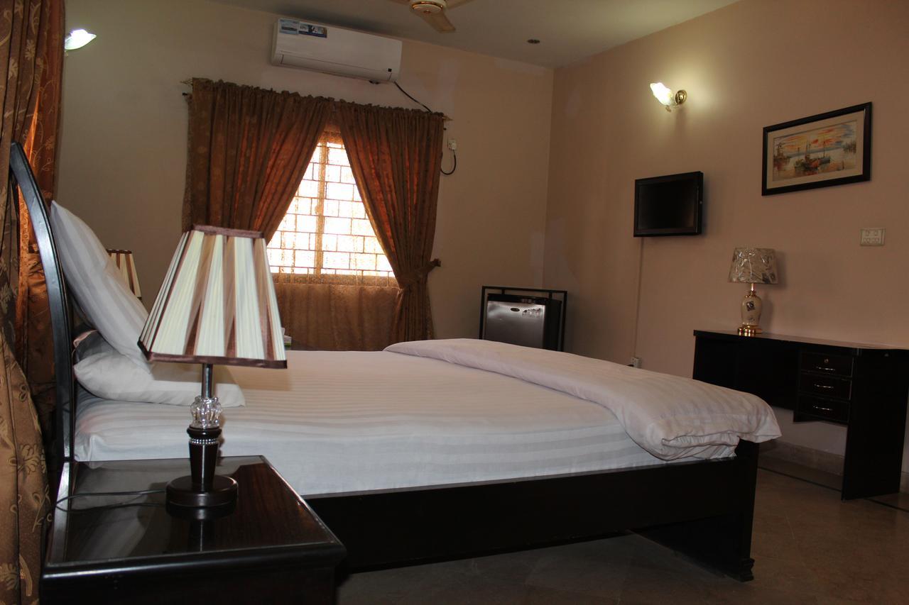 Luxury Inn Karachi Extérieur photo
