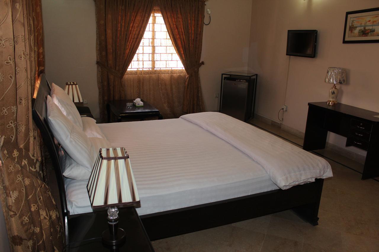 Luxury Inn Karachi Extérieur photo