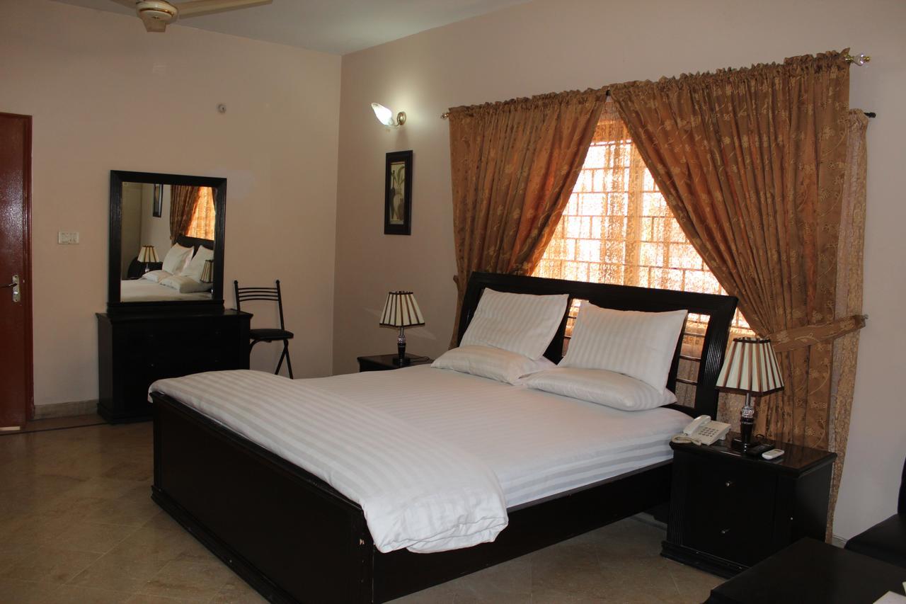 Luxury Inn Karachi Extérieur photo