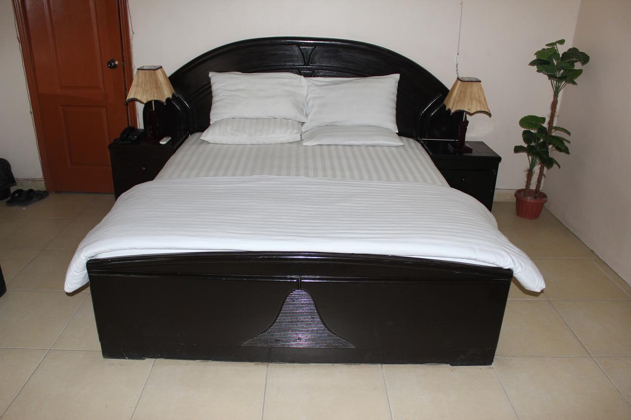 Luxury Inn Karachi Extérieur photo