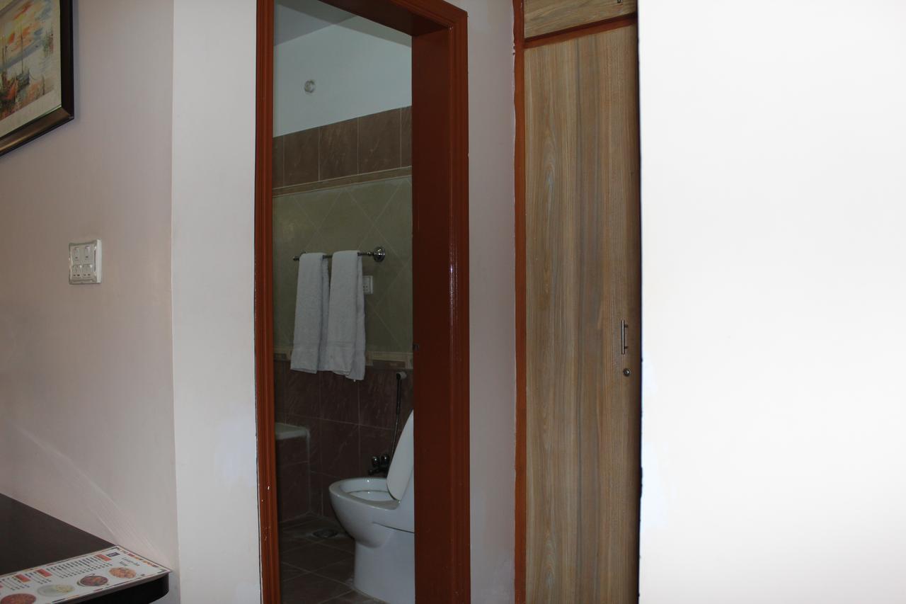 Luxury Inn Karachi Extérieur photo