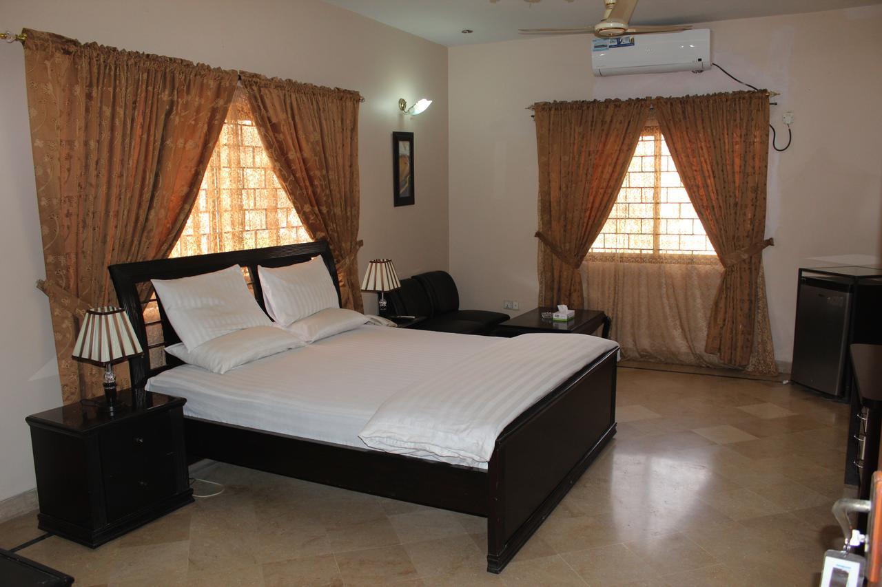 Luxury Inn Karachi Extérieur photo