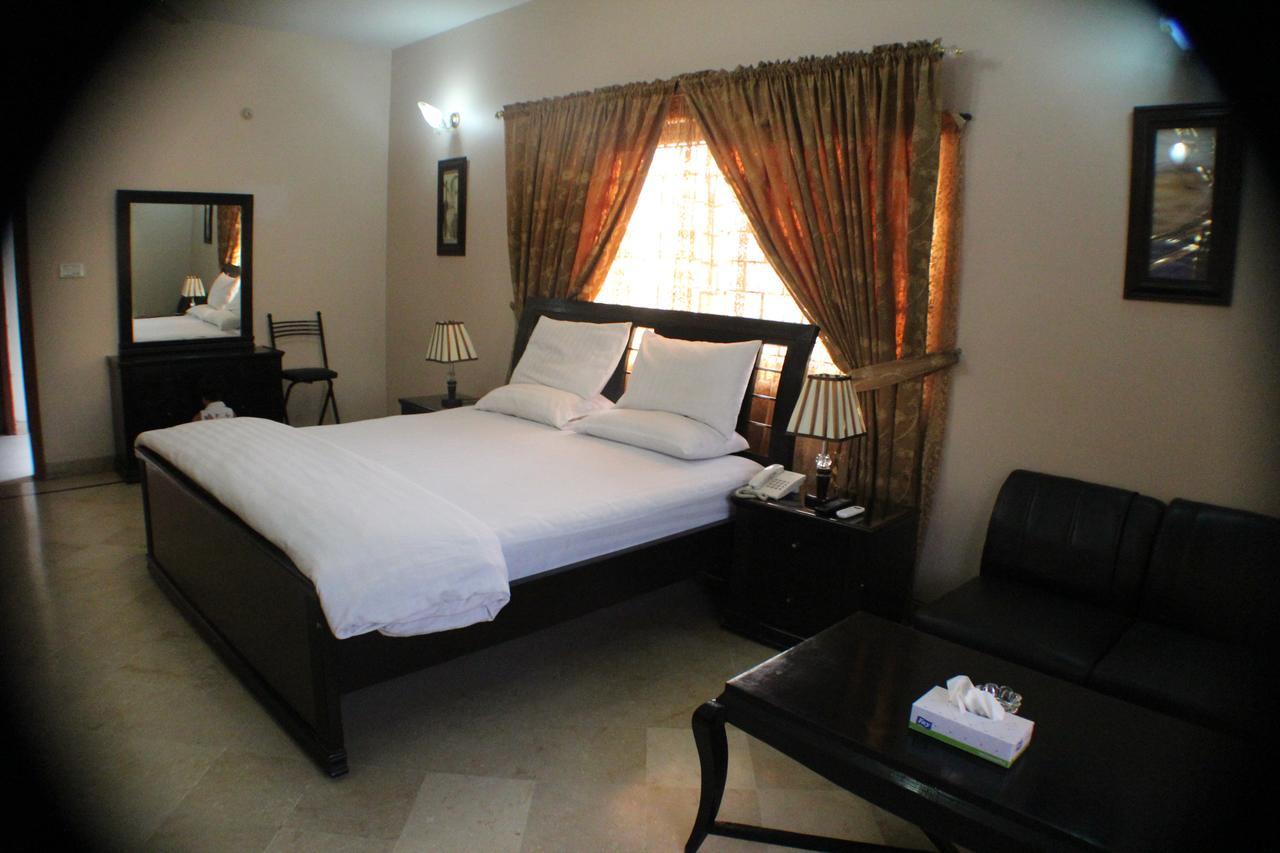 Luxury Inn Karachi Extérieur photo
