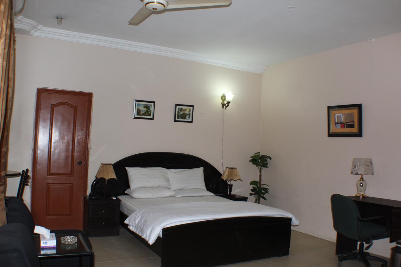 Luxury Inn Karachi Extérieur photo