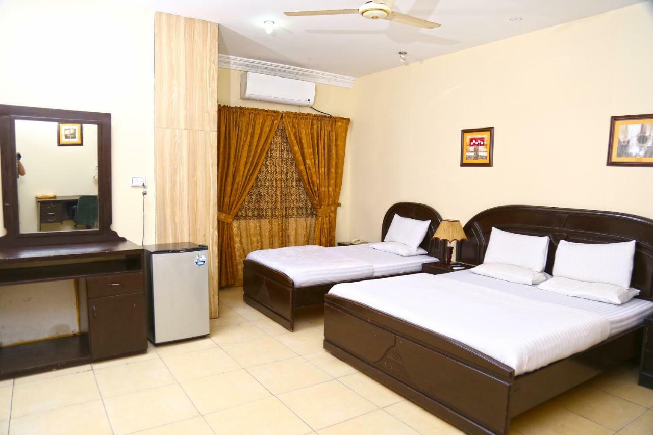 Luxury Inn Karachi Extérieur photo