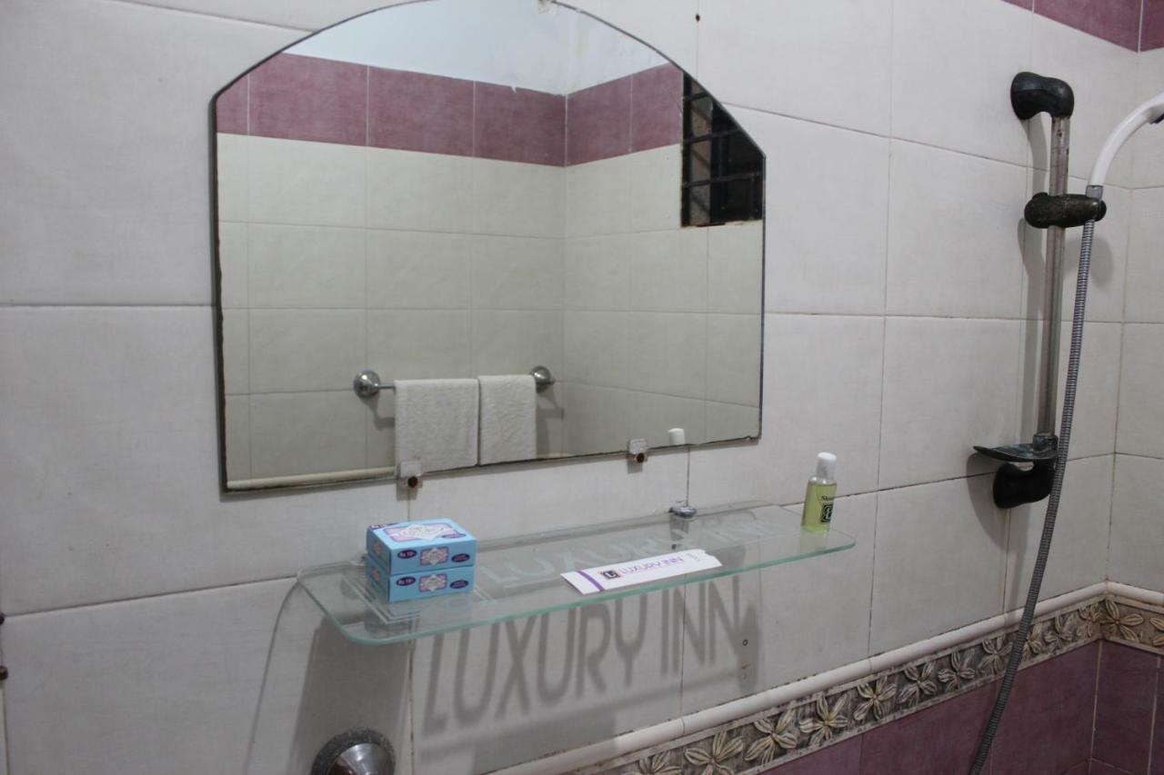 Luxury Inn Karachi Extérieur photo