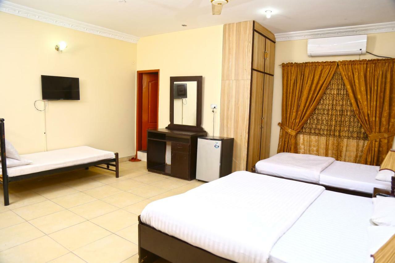 Luxury Inn Karachi Extérieur photo