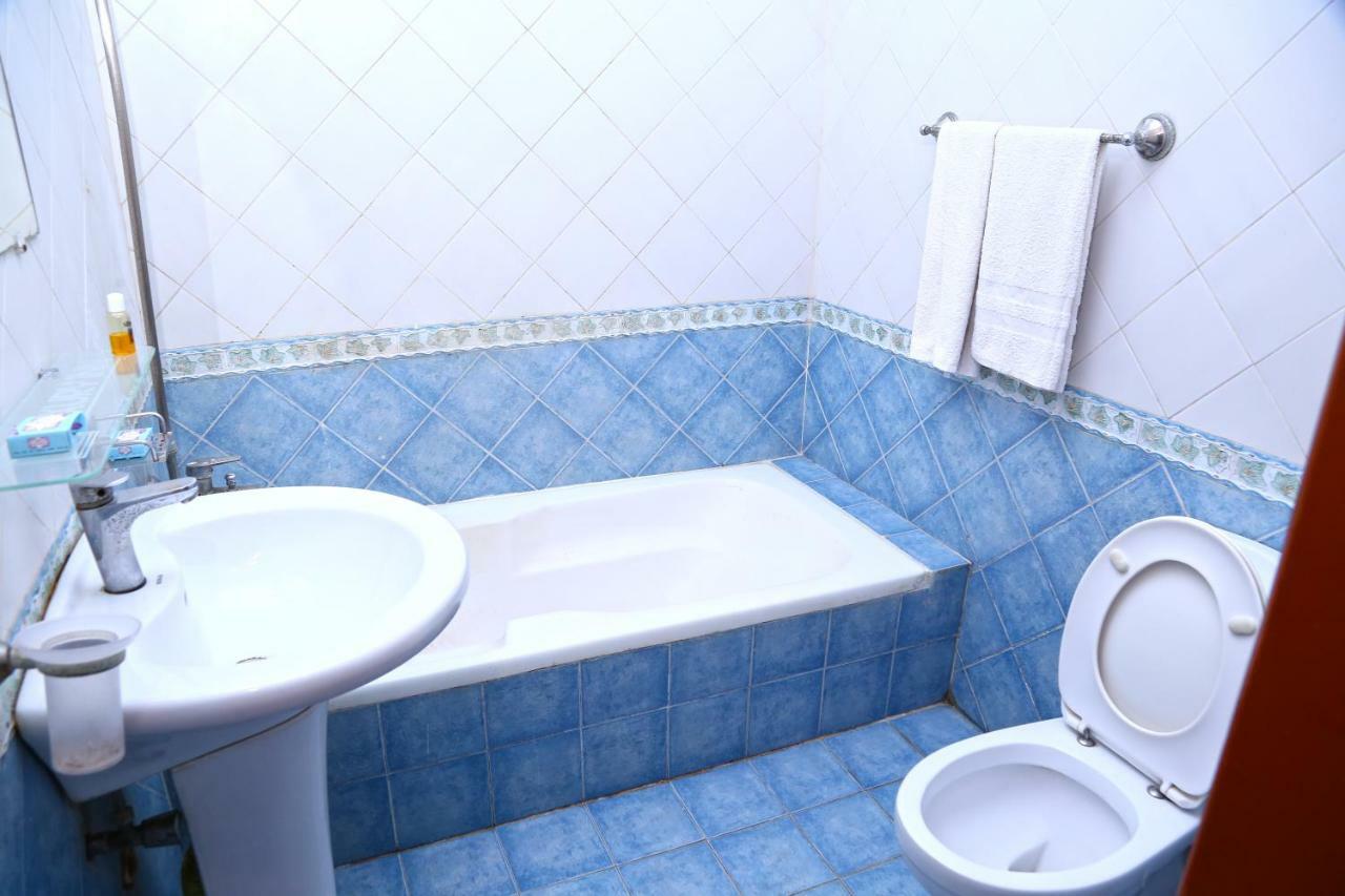 Luxury Inn Karachi Extérieur photo