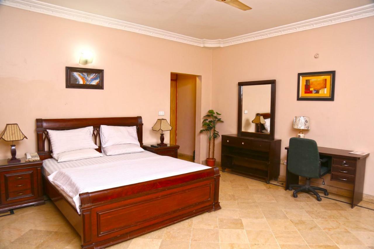 Luxury Inn Karachi Extérieur photo